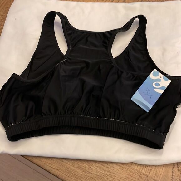 UNDER COVER WATER WEAR BLACK BIKINI TOP.  NO UNDERWIRE.   NICELY PADDED … - Picture 2 of 5